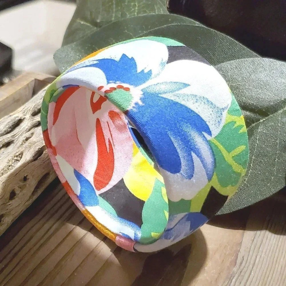 Vintage Y2K Tropical Flowers Cotton Fabric Covered Wide Bangle Bracelet - Picture 10 of 10